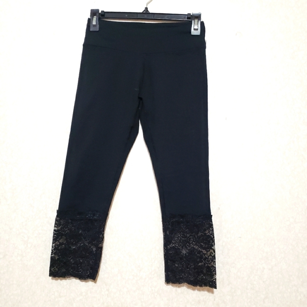 FABLETICS  WOMEN Black Lace Trim Leggings SIZE:SMALL